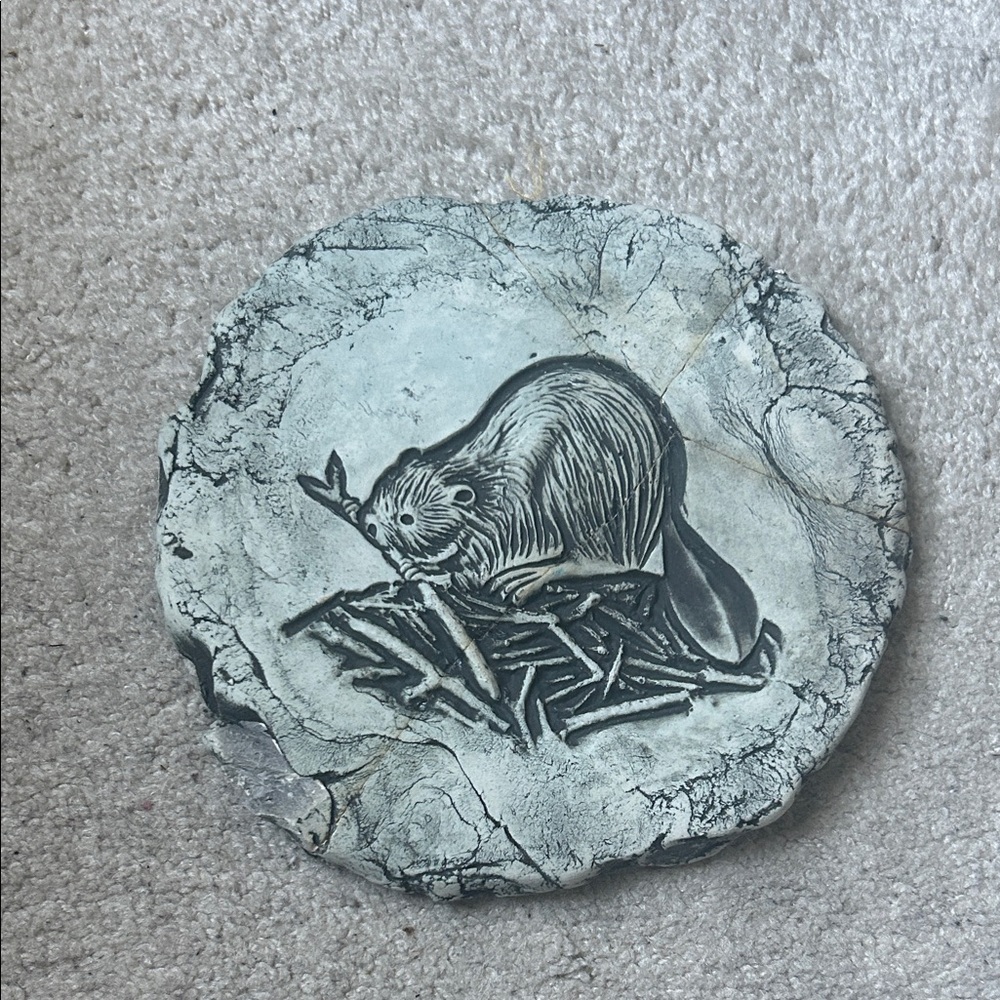 Rustic Gray Ceramic Beaver Art Garden Stone READ